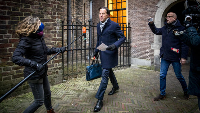 Dimite en bloque el gobierno de Rutte tras un escándalo por las ayudas canceladas a familias