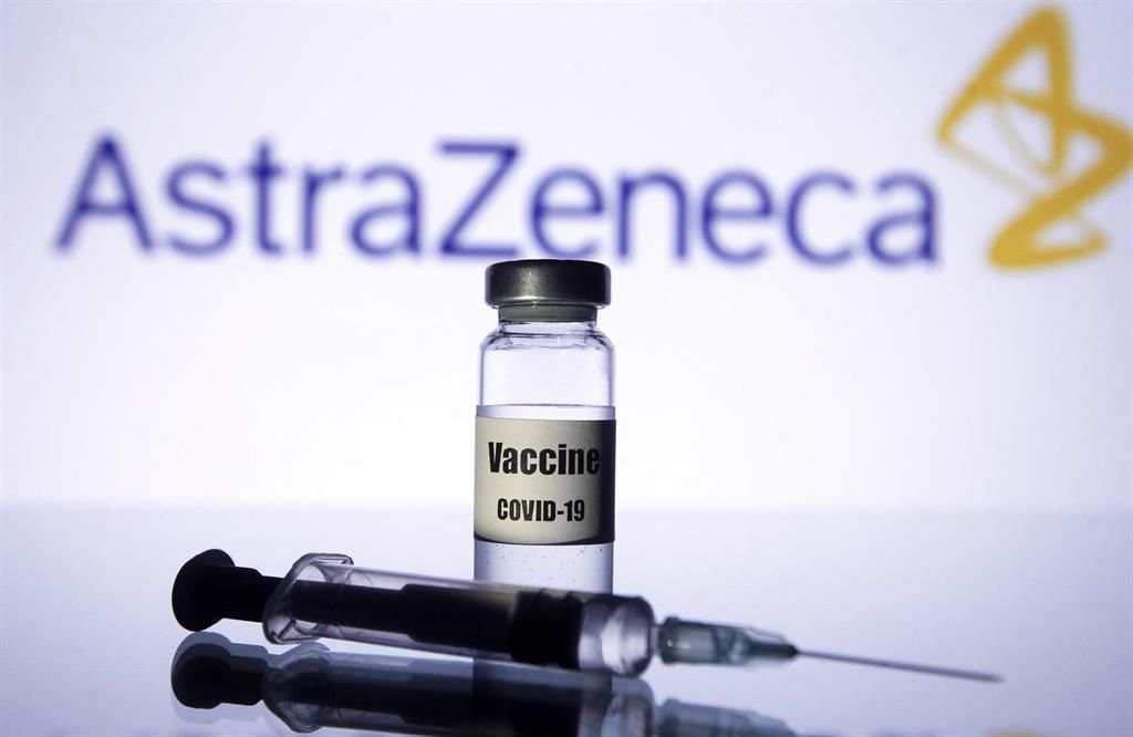 AstraZeneca anuncia a Bruselas un retraso en las entregas de dosis previstas a la UE