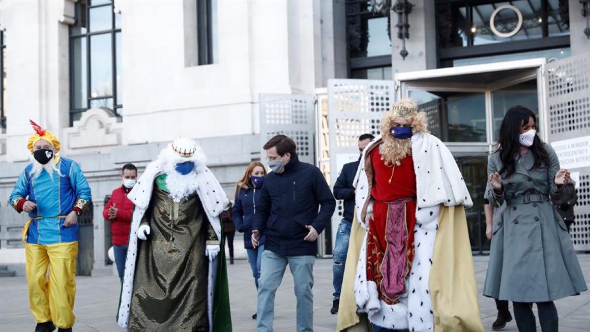 El baile viral de Almeida con los Reyes Magos (vídeo)