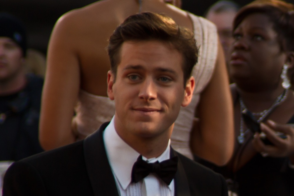 Armie Hammer abandona la película que estaba rodando tras ser acusado de canibalismo