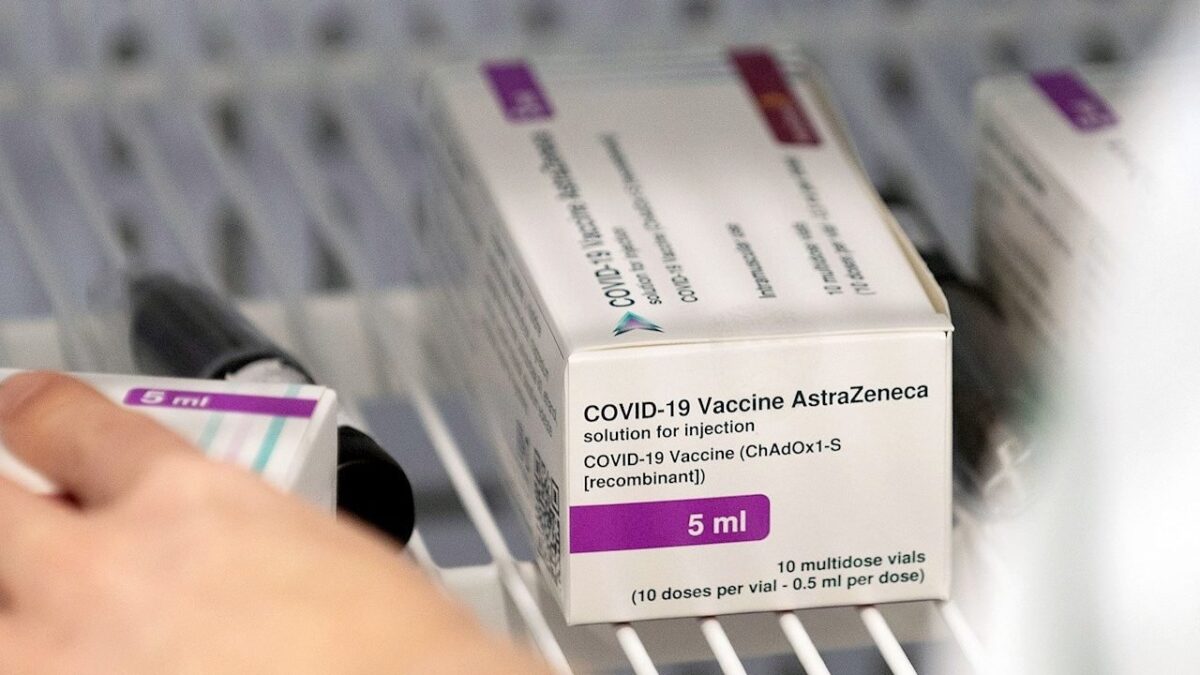 España recibe las primeras vacunas de AstraZeneca