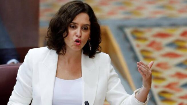 Ayuso carga contra Sánchez por su papel "lamentable" en la pandemia y afirma que "solo aparece para hacer propaganda"