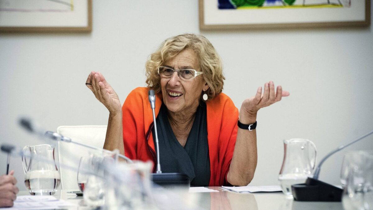 Carmena califica de «disparate» las palabras de Iglesias sobre Puigdemont