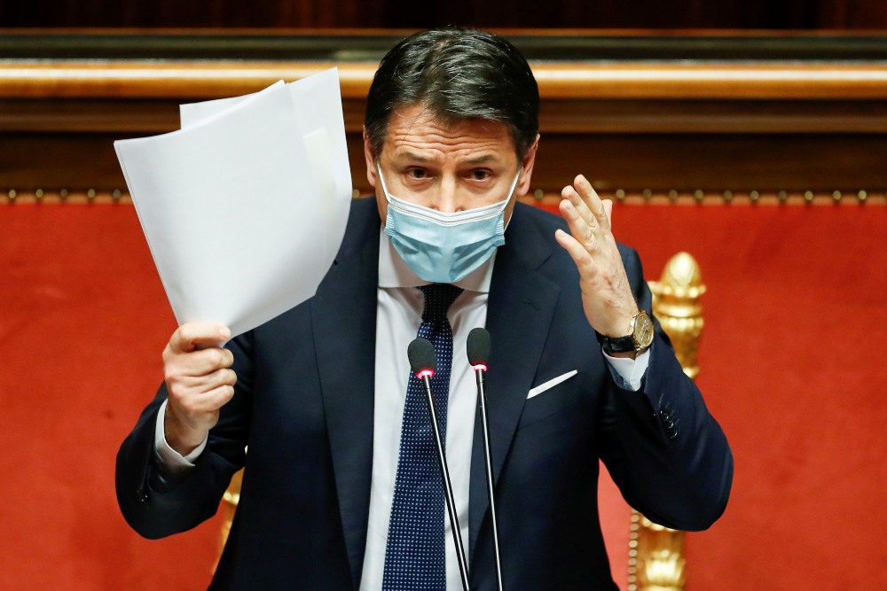Conte deja su cargo de primer ministro y el presidente de Italia inicia una ronda de consultas