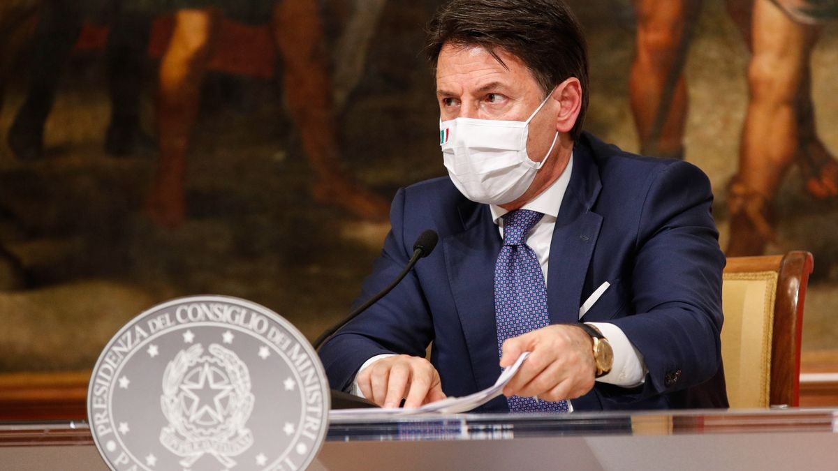 Conte dimite como primer ministro italiano con intención de formar un gobierno alternativo