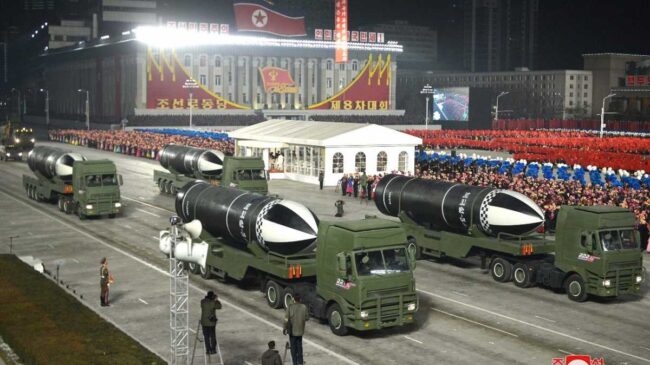 Coreal del Norte exhibe poderío militar como broche al congreso del partido único