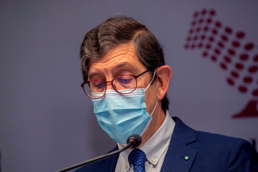 Dimite el consejero de Salud de Murcia tras la polémica de su vacunación