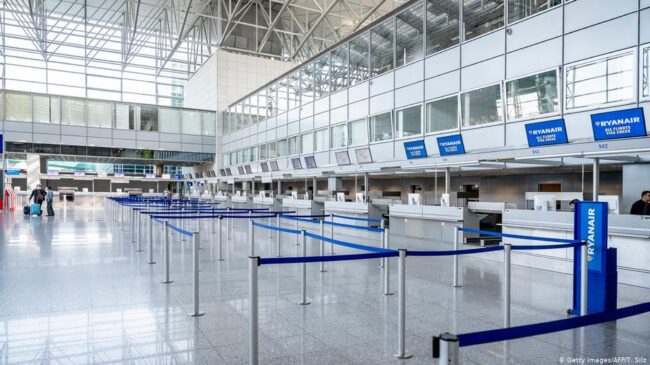 Continúan las restricciones para entrar en España a viajeros de Reino Unido, Brasil y Sudáfrica