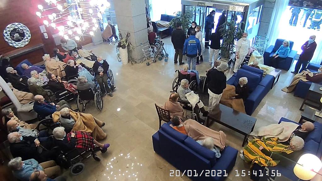 Los ancianos de la residencia cercana a la explosión, en buen estado y trasladados a un hotel