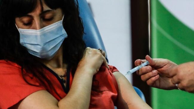Argentina reporta 317 casos adversos en los vacunados con la Sputnik V