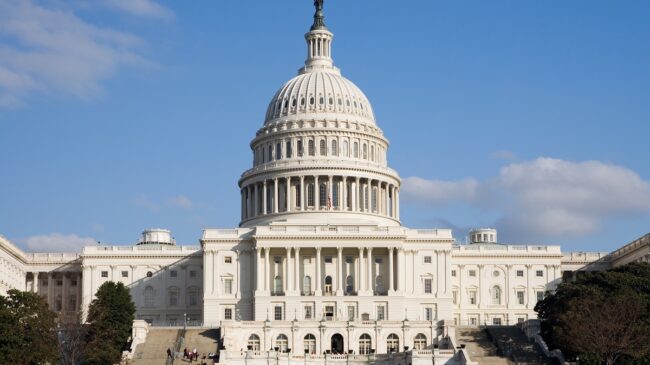 (VÍDEO) Cierran el Capitolio por una "amenaza externa de seguridad"