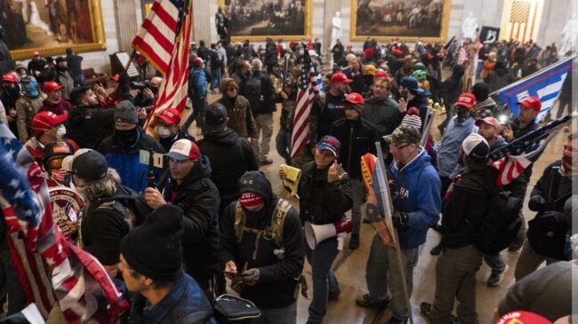 Piden investigar visitas de seguidores de Trump al Capitolio la víspera del asalto