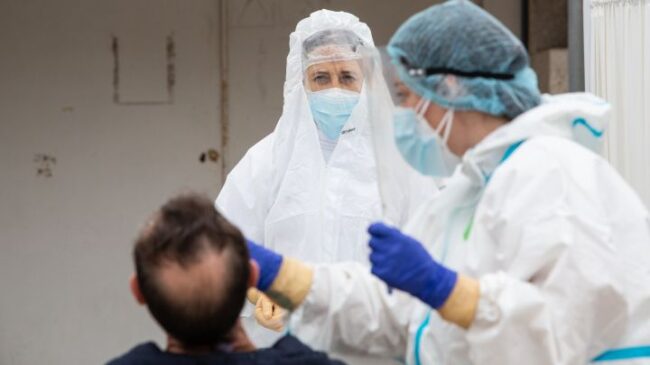 Sanidad notifica 28.565 nuevos contagios y 584 fallecidos en las últimas 24 horas