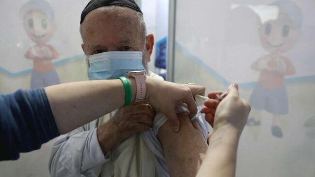 Israel lidera el camino hacia la inmunidad con más del 11% de su población vacunada