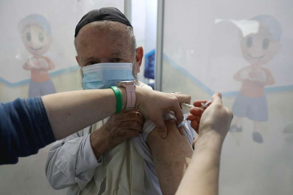 Israel lidera el camino hacia la inmunidad con más del 11% de su población vacunada