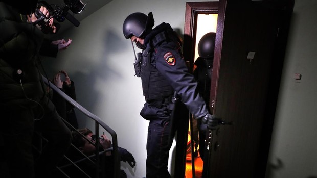 La Policía rusa detiene al hermano de Navalni tras registrar las propiedades del opositor