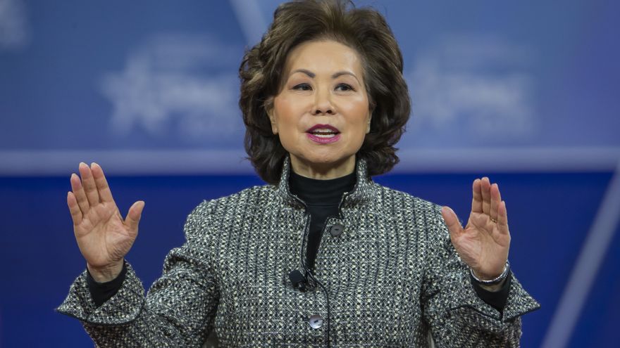 La secretaria de Transporte de Trump dimite tras el asalto al Congreso
