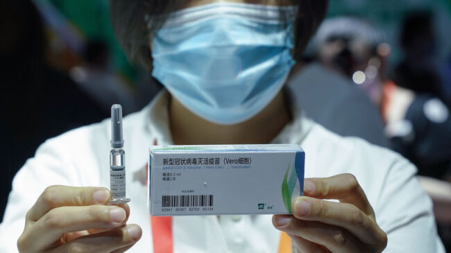 La vacuna china contra la Covid-19 es mucho menos efectiva de lo que se promocionó
