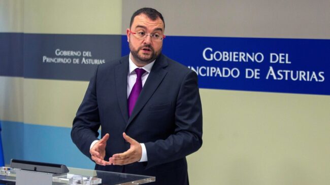 El Gobierno socialista de Asturias vacuna a directivos de Salud y liberados sindicales