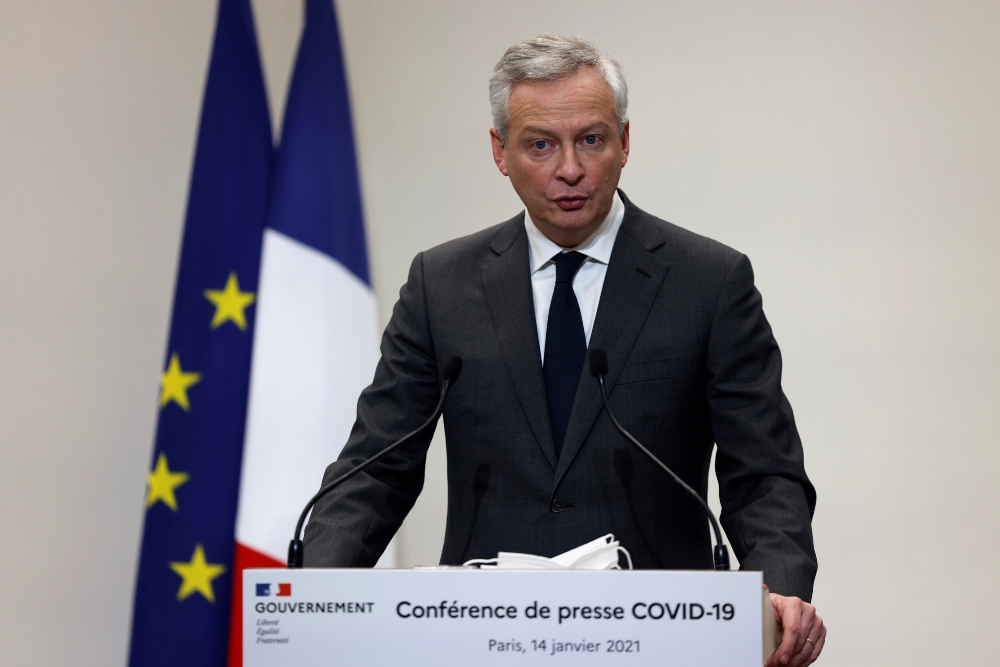 Francia adelanta el toque de queda a las 18:00 para frenar el virus