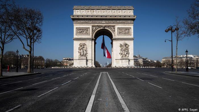 Polémica en Francia: un grupo de militares retirados denuncia el “desmoronamiento” del país