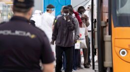 La Policía denuncia el riesgo de contagio para los agentes que controlan la inmigración en Canarias