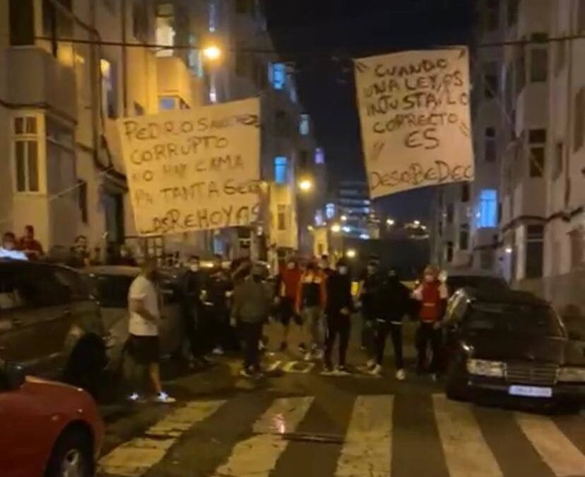 Manifestación en Gran Canaria contra la inmigración y la gestión del Gobierno de Sánchez