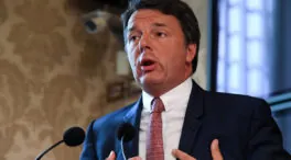 El Gobierno en Italia se complica mientras se mantiene la vacunación masiva