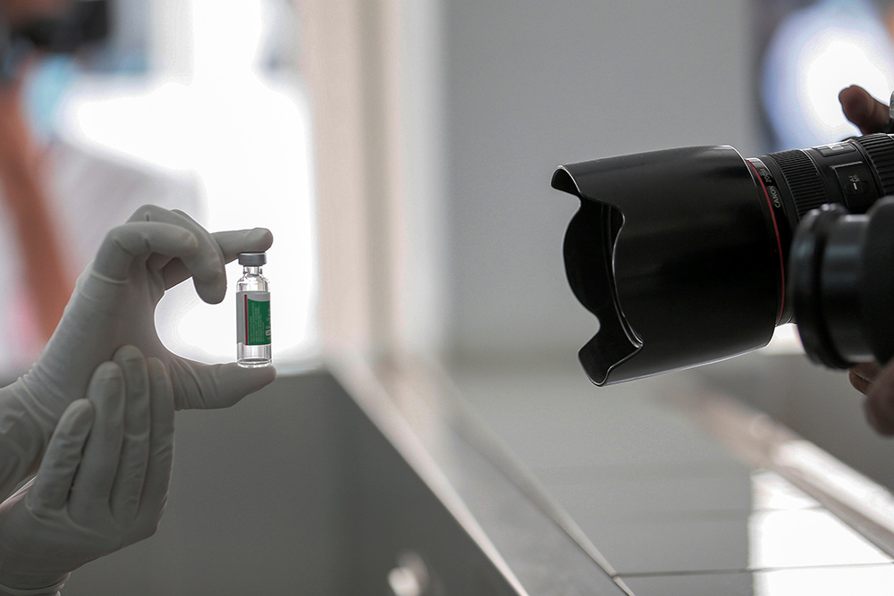 Un fallo en el contrato de la UE con AstraZeneca permite filtrar el precio pactado por las vacunas