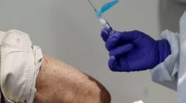 Los expertos advierten de que una sola dosis de la vacuna puede favorecer mutaciones