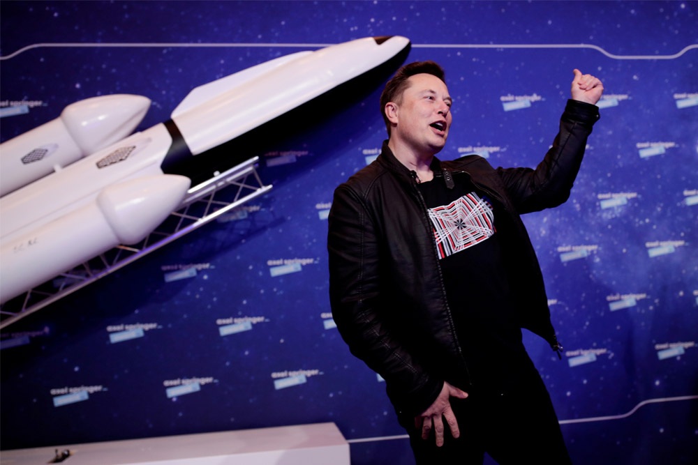 SpaceX planea llevar a sus primeros turistas al espacio a finales de 2021