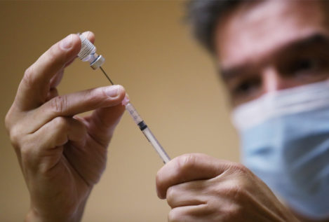 GSK y CureVac se alían para trabajar en una vacuna contra nuevas variantes del coronavirus