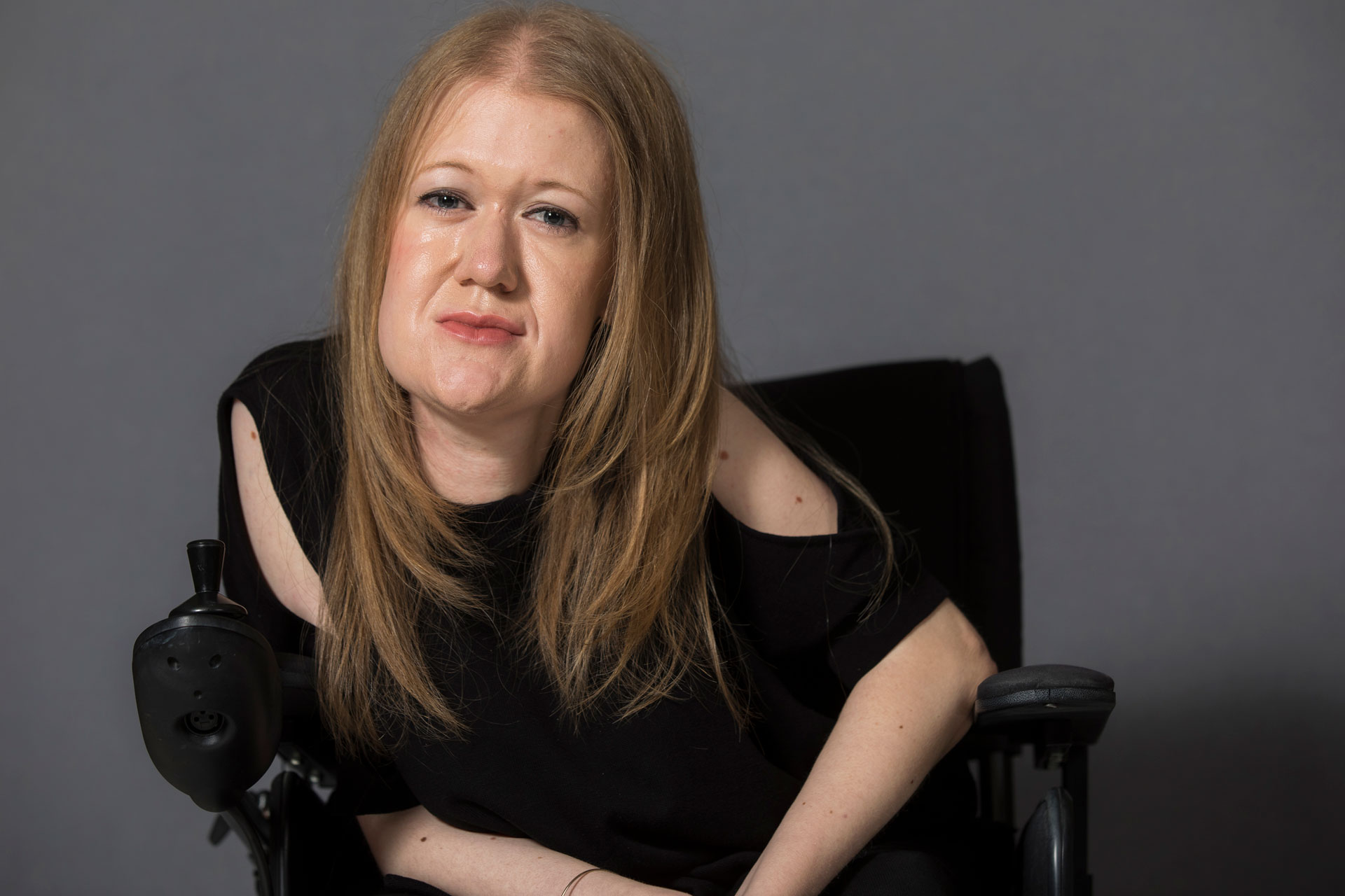 Frances Ryan: «Las personas discapacitadas no somos intrínsecamente vulnerables»
