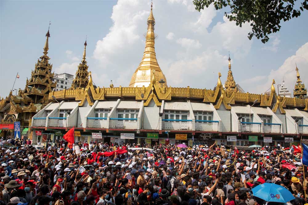 Huelga general y manifestaciones en Birmania en protesta por el golpe de Estado militar