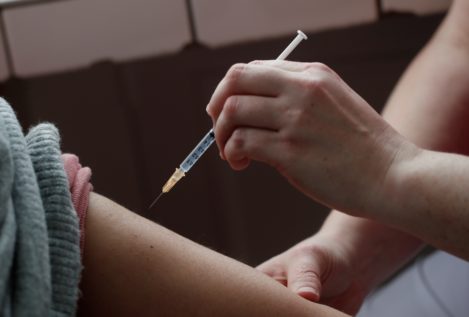 Positivo por coronavirus un anciano en Ibiza que ya había recibido las dos dosis de la vacuna