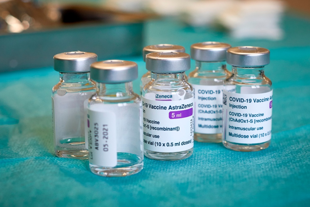 Sanidad aconseja posponer vacunas a sanitarios y esenciales que hayan superado el coronavirus
