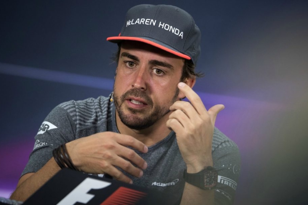 Fernando Alonso recibe el alta del hospital donde permanecía tras ser atropellado