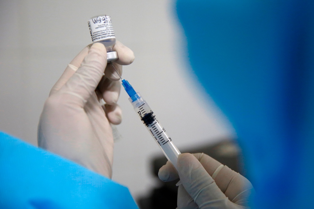 Pfizer dice que su vacuna puede conservarse hasta a 65 grados más de lo que pensaban
