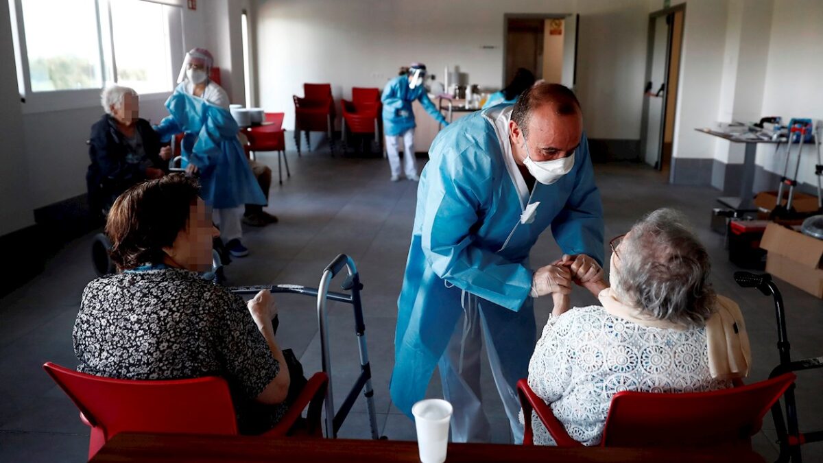 España registra casi 30.000 muertos por coronavirus en residencias