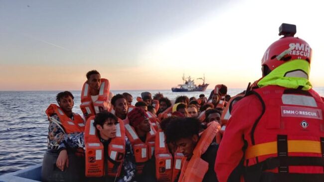 Una ONG española rescata a 102 inmigrantes en aguas de Malta