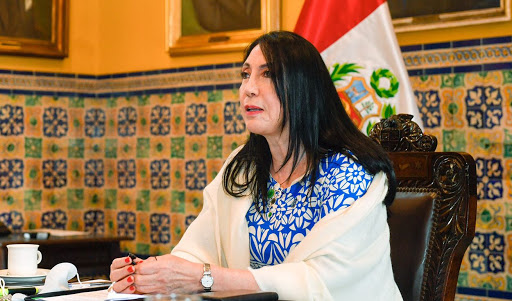 La ministra de Exteriores peruana dimite tras vacunarse