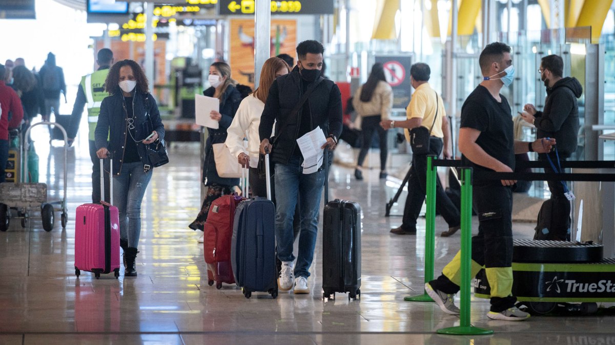 España sólo admitirá pasajeros de Reino Unido con certificado de vacunación e impone pruebas negativas a los viajeros de países de alto riesgo