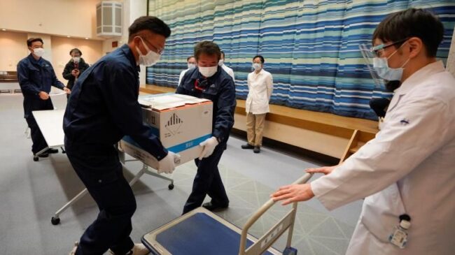 Japón arrancará su campaña de vacunación COVID inoculando a 40.000 sanitarios