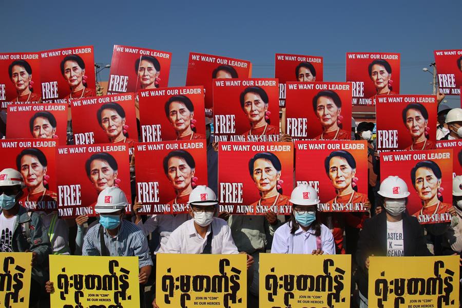 El Supremo de Myanmar juzga a Suu Kyi por violación de secretos oficiales mientras se desconoce su paradero