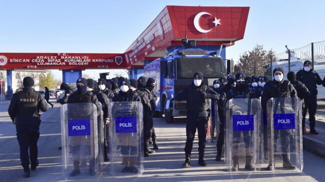 La Fiscalía turca ordena la detención de 148 militares por un supuesto golpe de Estado
