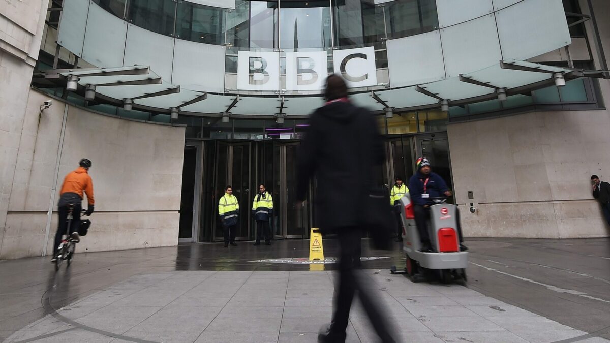 Un informe denuncia el «sesgo» de la BBC al informar sobre Israel: 1.500 infracciones