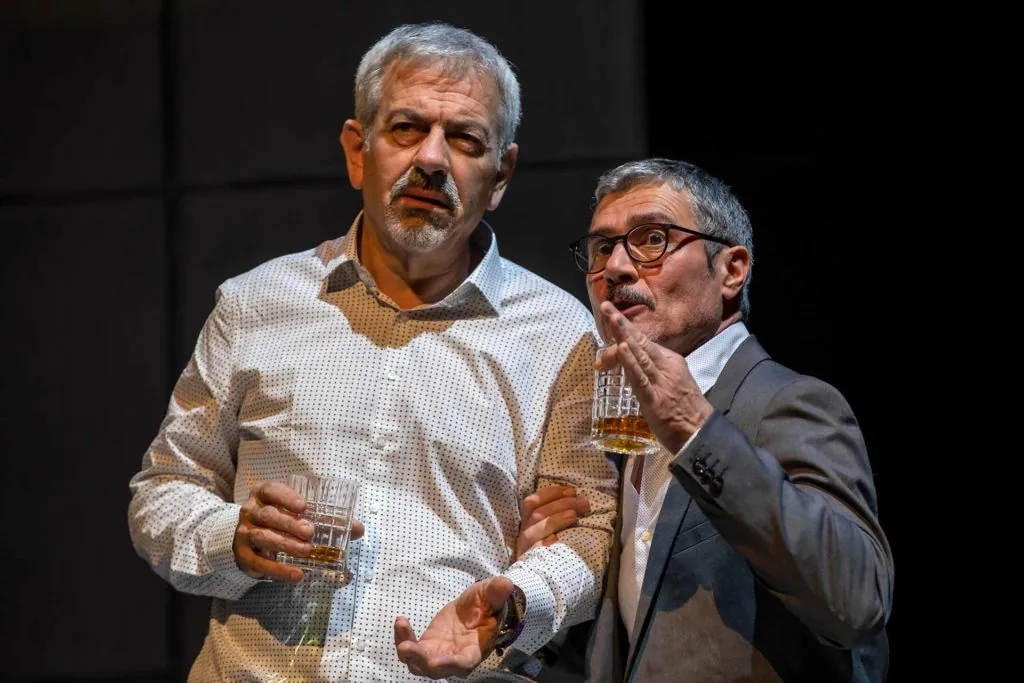 Carlos Sobera: «El 'sex appeal' que tenía mi padre era muy especial y explosivo, y yo no lo heredé para nada» 2