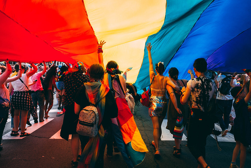 Colectivos LGTBI piden una tercera casilla en el DNI para personas no binarias
