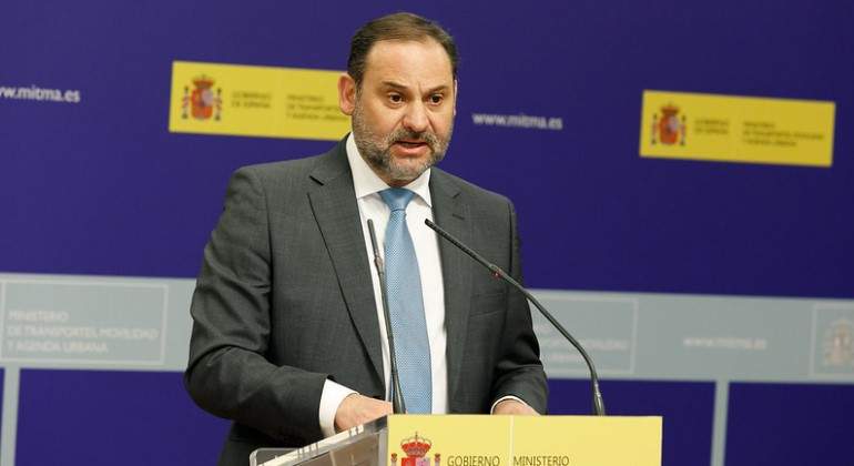 Ábalos apuesta por dar incentivos fiscales a los propietarios que alquilen sus pisos por debajo del precio de mercado