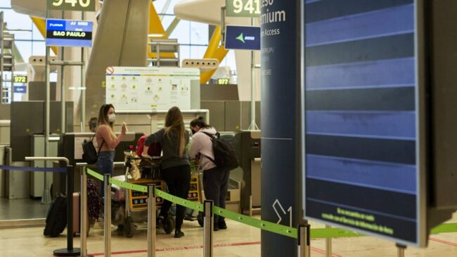 La UE acuerda un cambio de enfoque a la hora de imponer medidas covid a viajeros